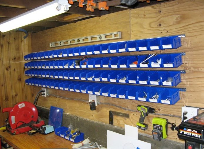 Stockage de vis, clous et vis