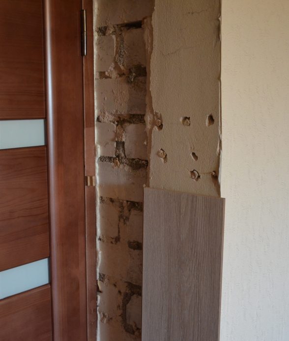 Installation d'un panneau stratifié