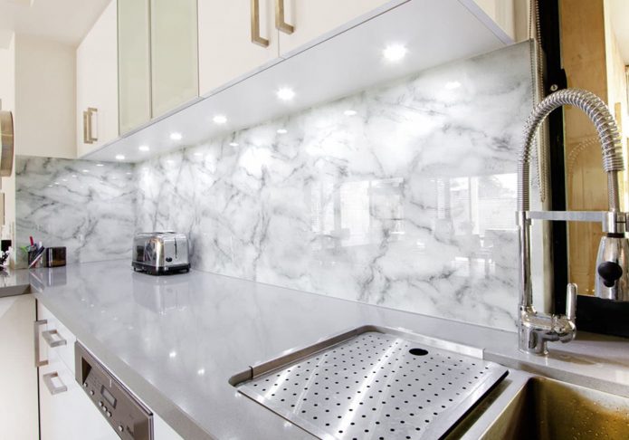 Tablier de cuisine en marbre