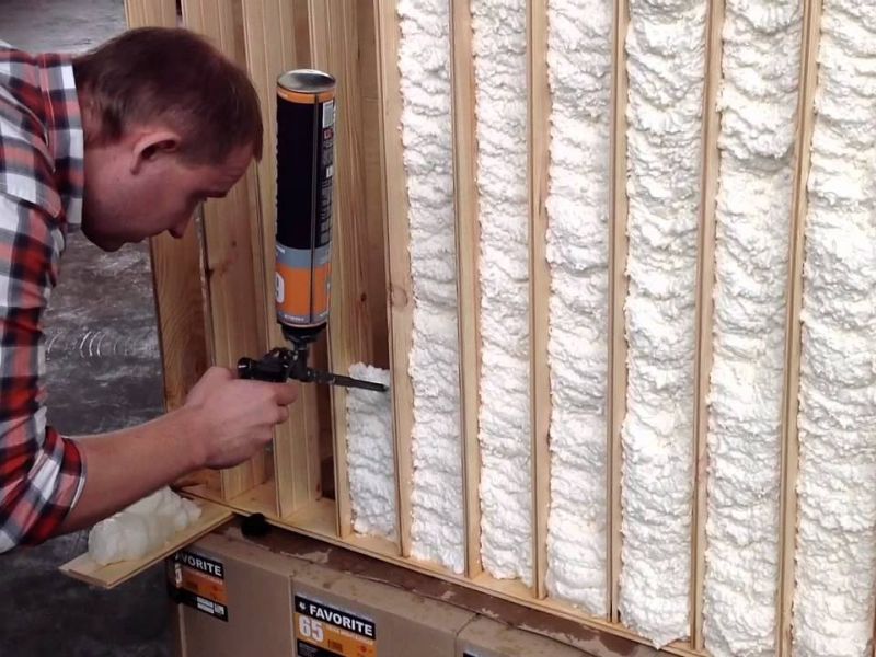 Comment utiliser la mousse de montage avec et sans pistolet: conseils simples