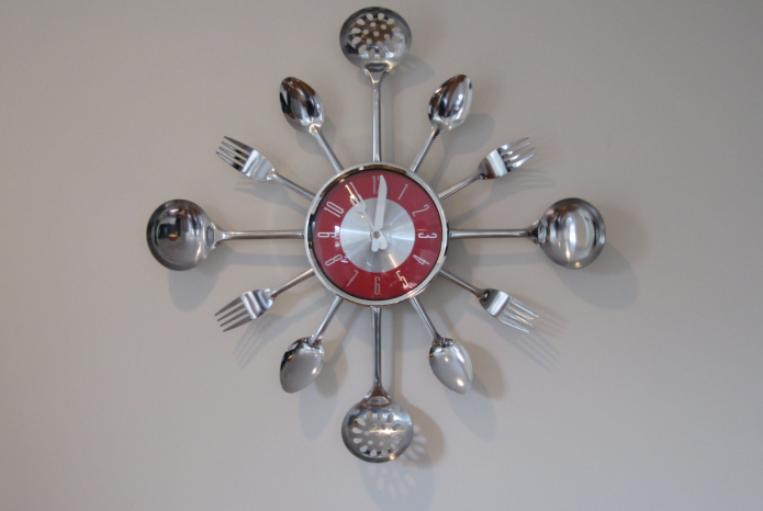 Un cadre d'horloge de cuisine spectaculaire
