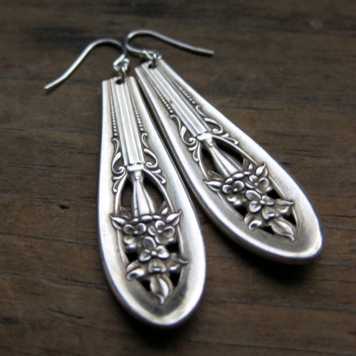 Boucles d'oreilles d'appareils vintage