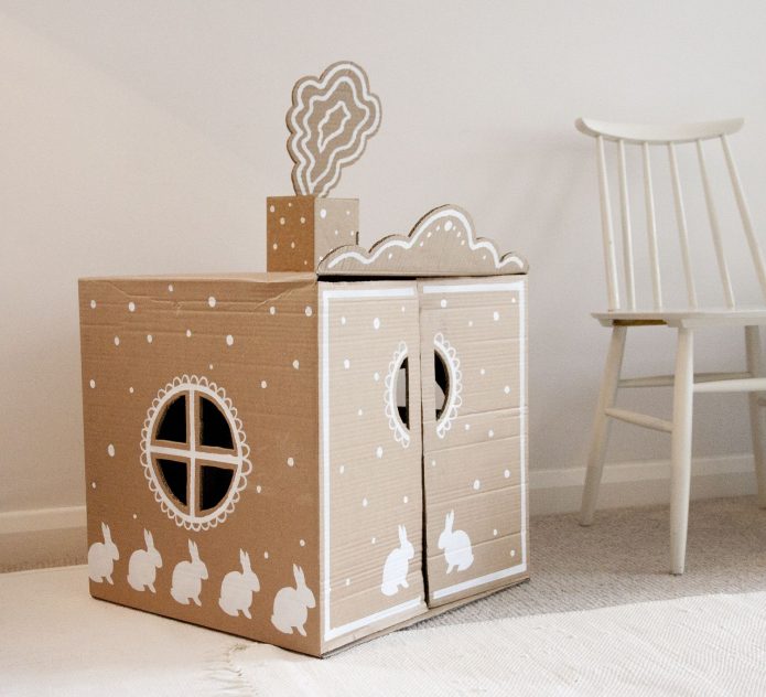 Une maisonnette simple mais belle pour un enfant