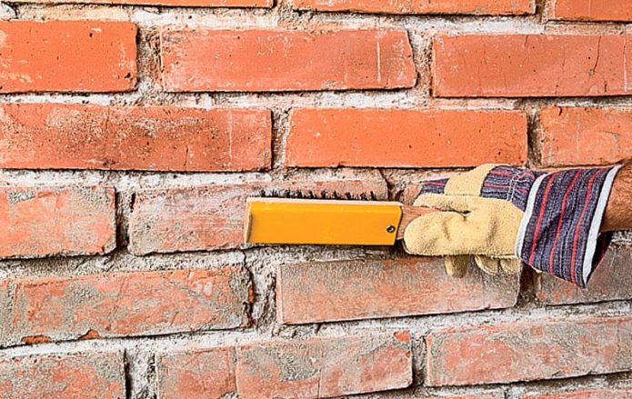 Éponger un mur de briques