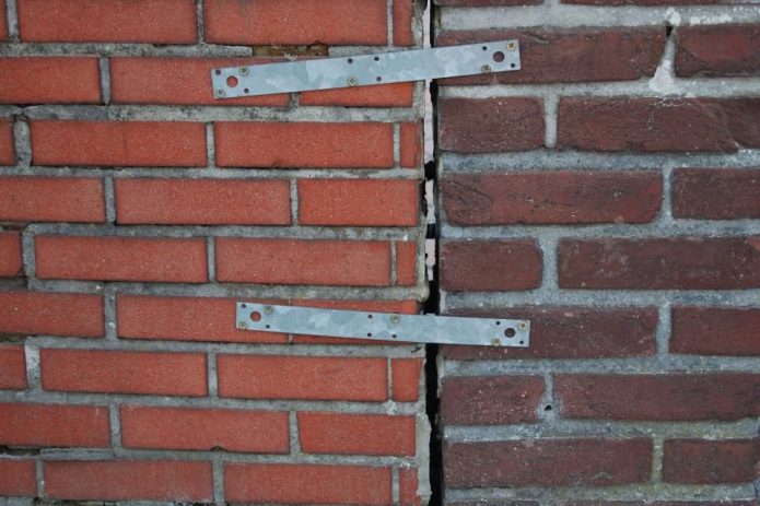 Renfort de mur fissuré