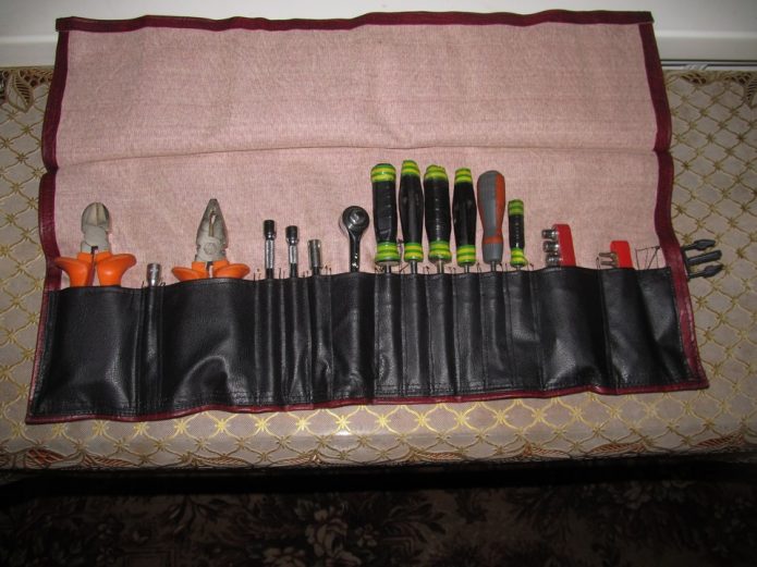 trousse à outils en cuir
