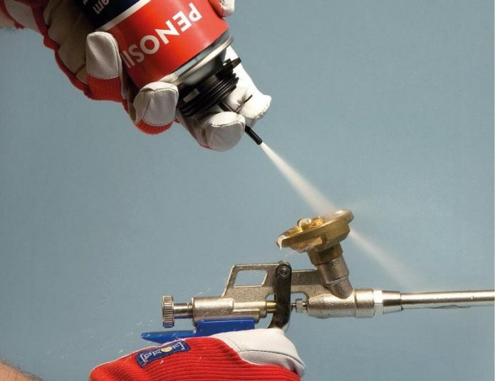 Nettoyage de la mousse du pistolet