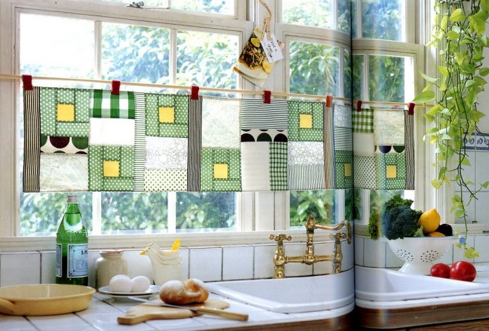 Rideaux spectaculaires en morceaux de tissu