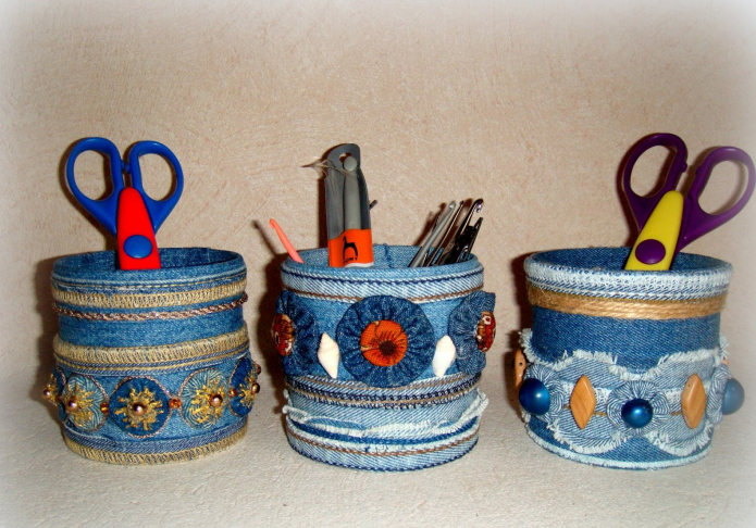 Un bel organisateur pour les petits objets en canettes