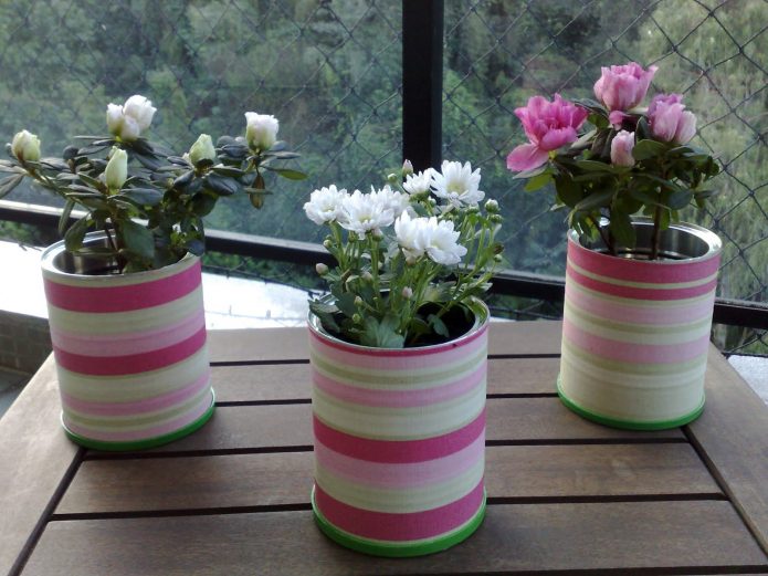 Petits vases à fleurs de boîtes