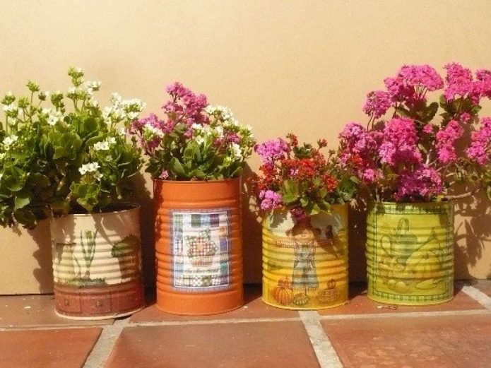 Plantes en pot à partir de boîtes métalliques