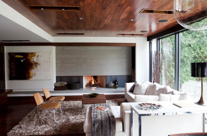 Stratifié au plafond