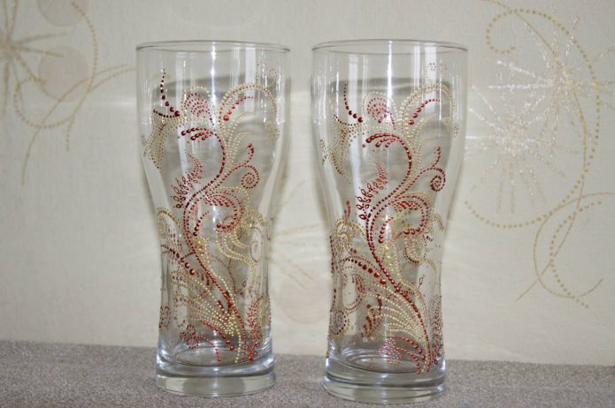 Vases en verre à bière