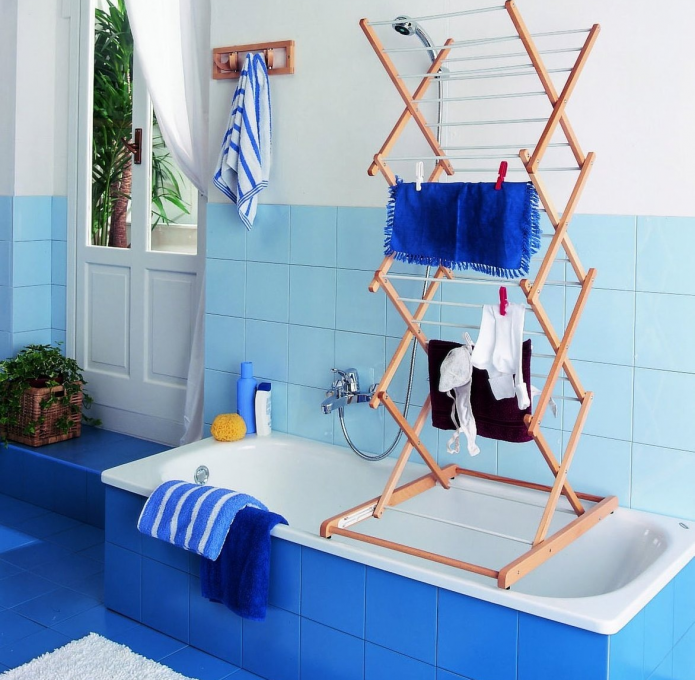 Sèche-bain pliable en bois