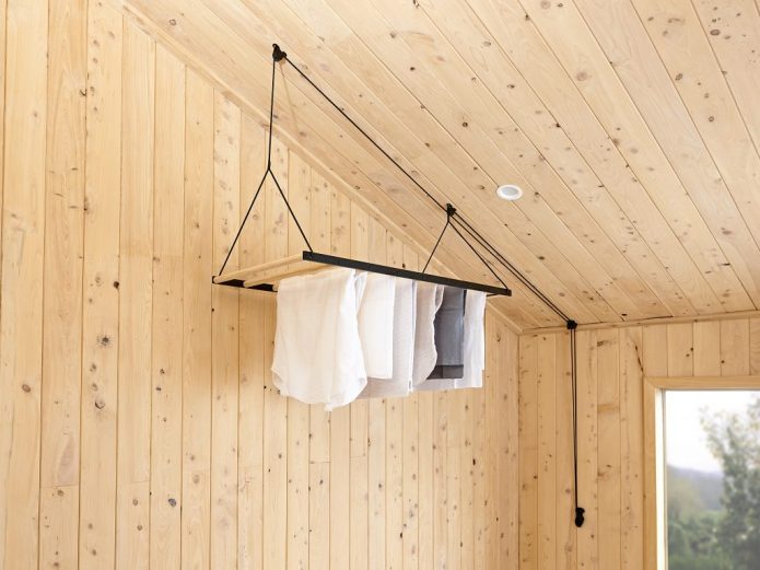 Sèche-linge avec micro-élévateur sur la loggia