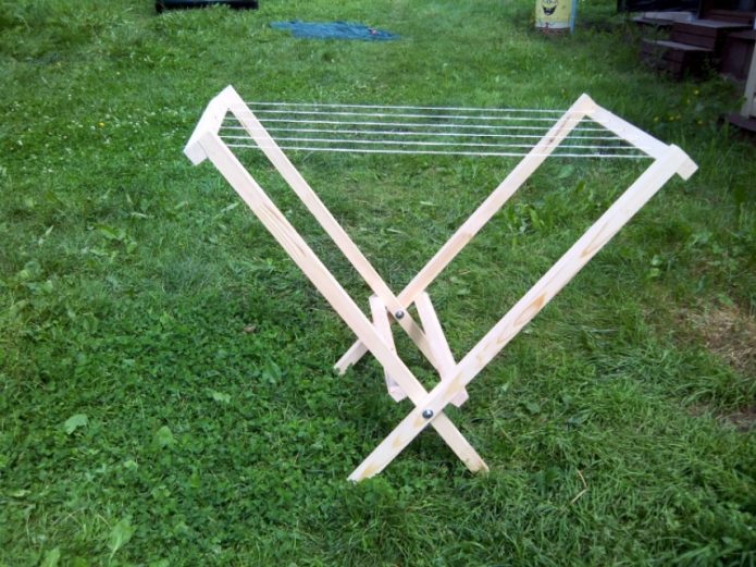 Sèche-linge pliable en bois