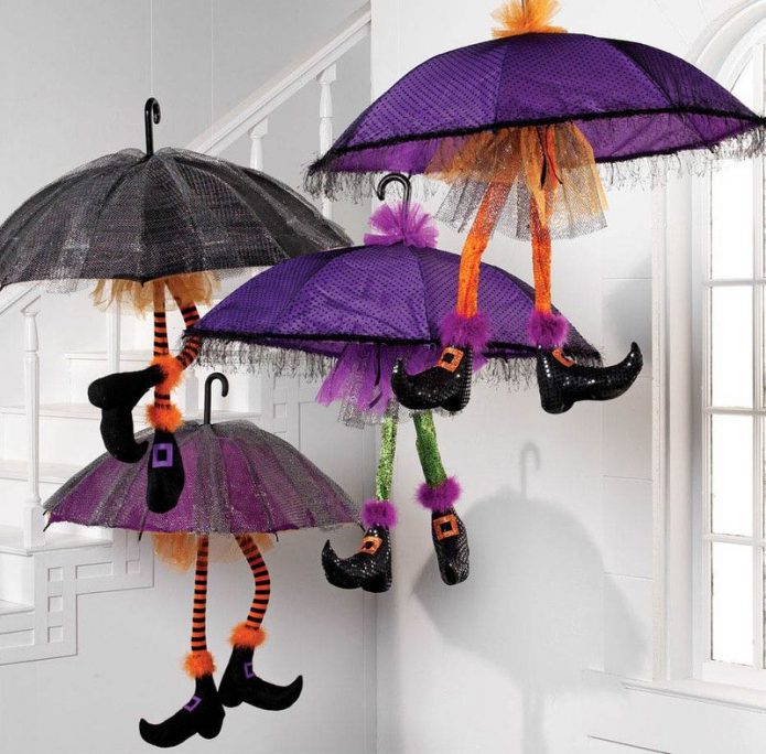 Décor d'une chambre d'enfant de plusieurs parapluies