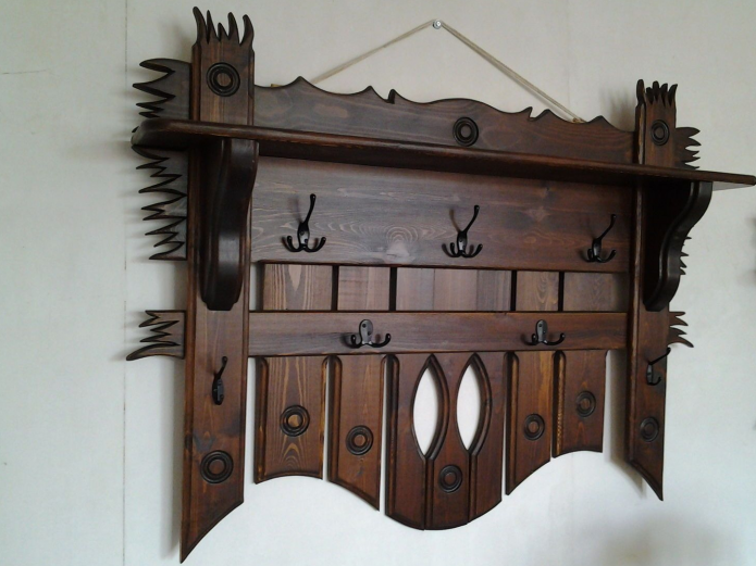 Cintre coloré dans un couloir antique