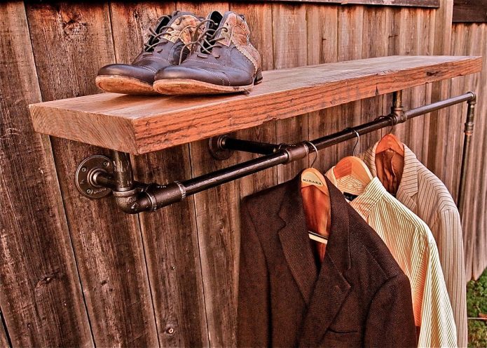 Porte-vêtements pour pipe à eau