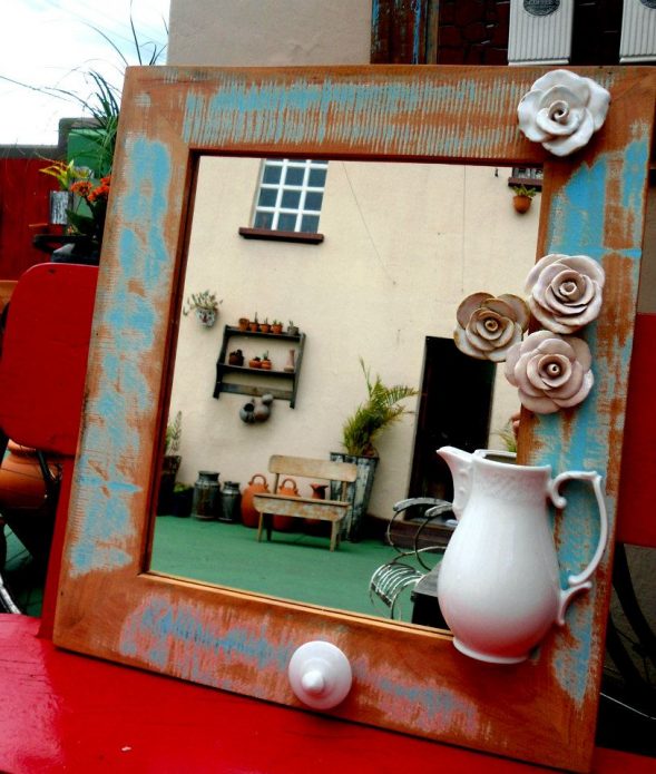 Cadre miroir ustensiles cassés