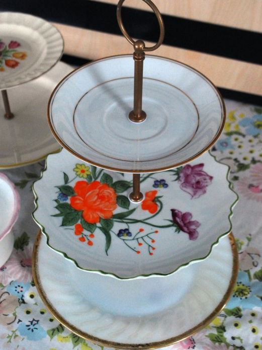 Vase pour fruits de vieilles assiettes