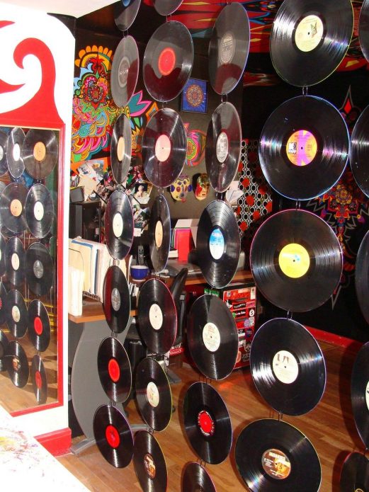 Artisanat sous forme de rideau à partir de disques vinyles
