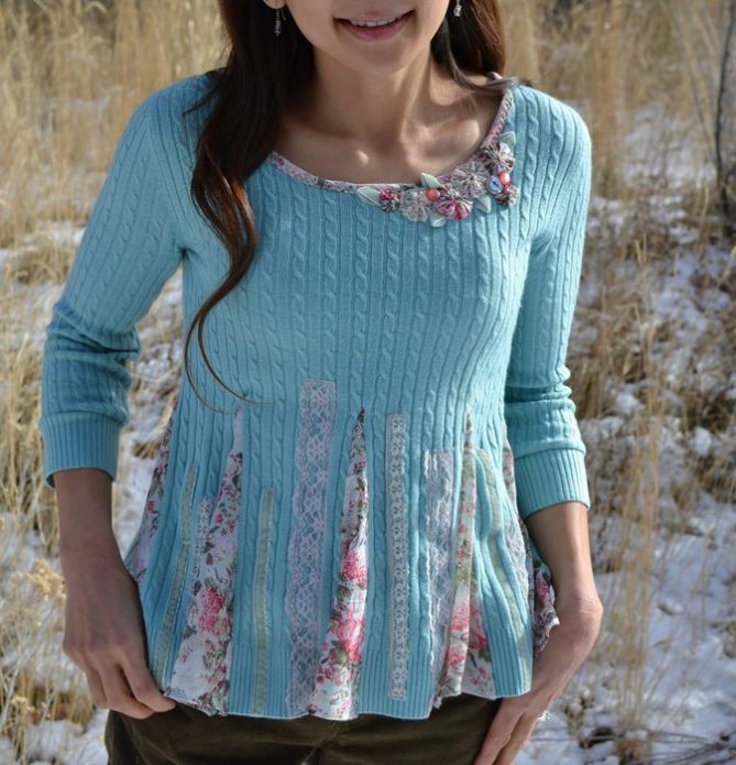 Pull mis à jour avec des accents de couleur et des appliques