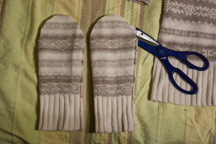 Mitaines de vieux tricots