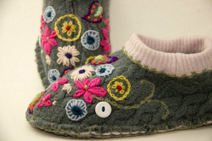 Pantoufles de vieux tricots
