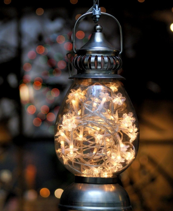 Lampe de poche festive d'une ampoule grillée