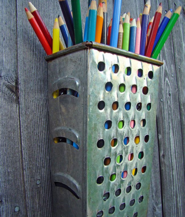 Ancien porte-crayon râpe