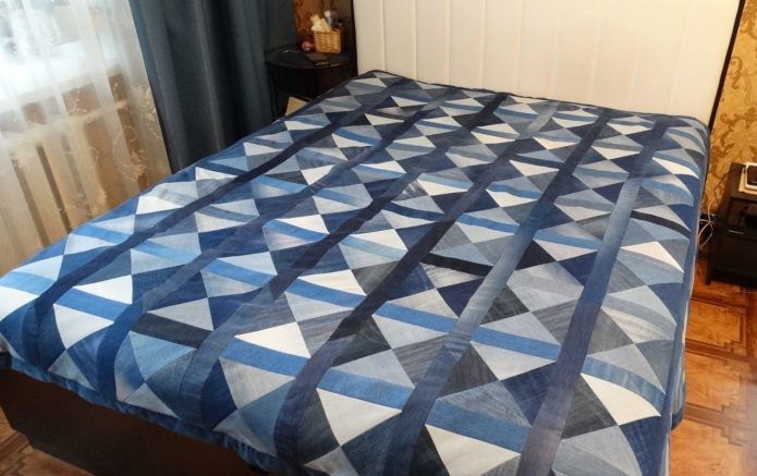 Couvre-lit de la chambre de jeans du vieux garçon