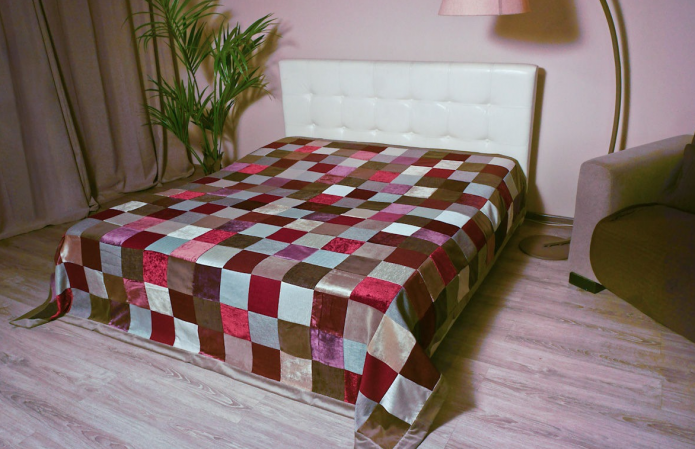 Couvre-lit de vieux rideaux